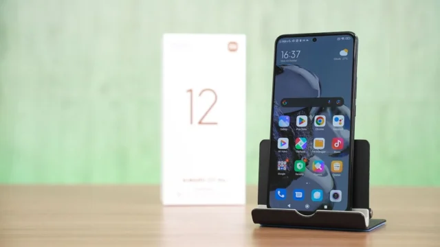 わずか19分で100％充電？ソフトバンク”神ジューデン”スマホとは！？